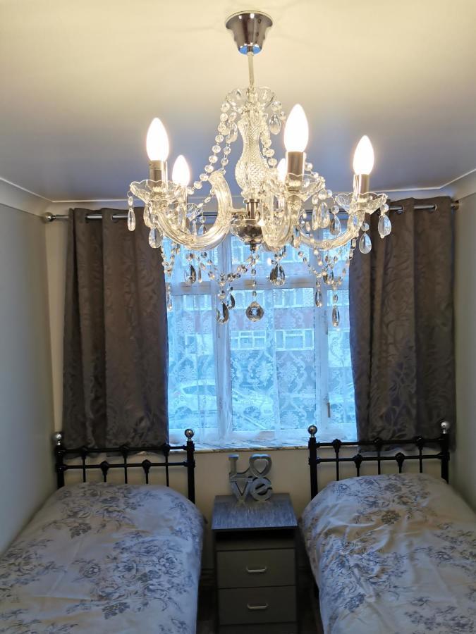 Palaz 2 - 2 Bedroom Flat Эдмонтон Экстерьер фото