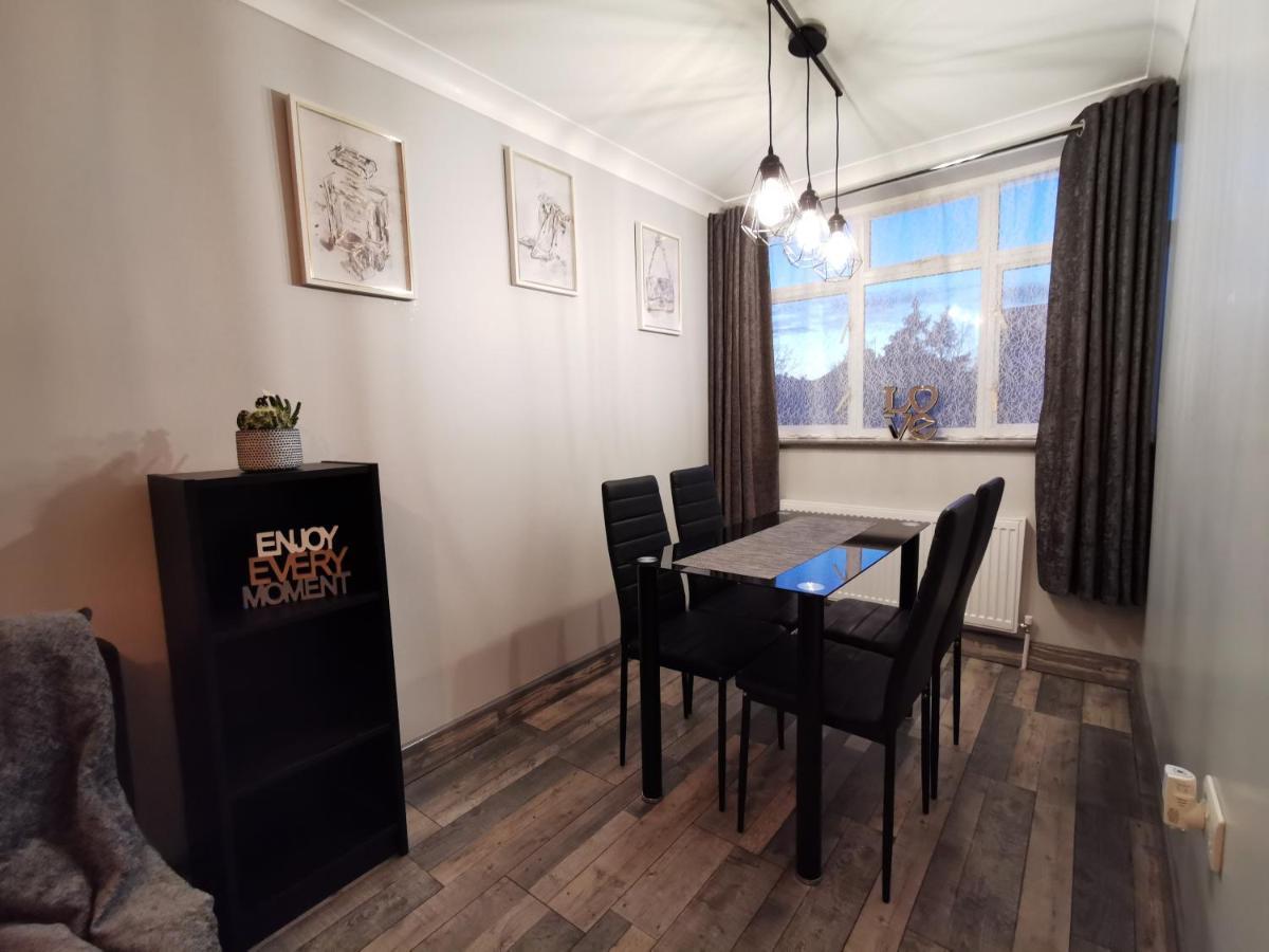Palaz 2 - 2 Bedroom Flat Эдмонтон Экстерьер фото