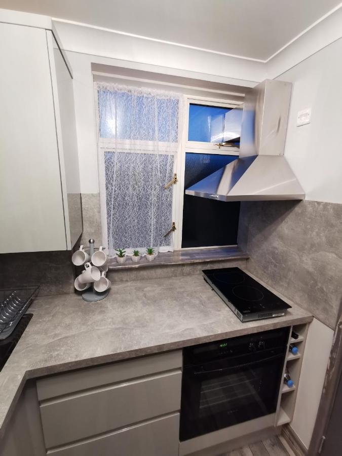 Palaz 2 - 2 Bedroom Flat Эдмонтон Экстерьер фото