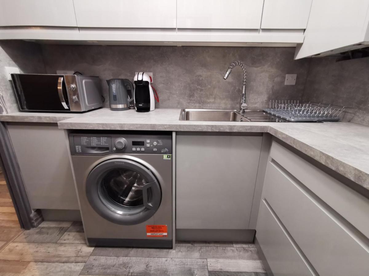 Palaz 2 - 2 Bedroom Flat Эдмонтон Экстерьер фото