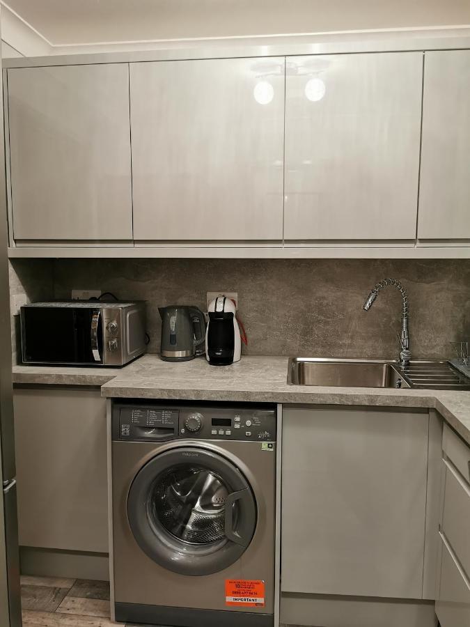 Palaz 2 - 2 Bedroom Flat Эдмонтон Экстерьер фото